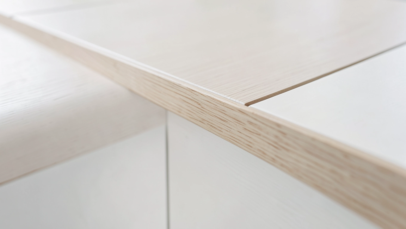 Estetyczne wykończenie połączenia panel‑płytka