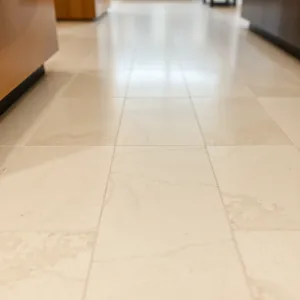 Czy gres szkliwiony nadaje się na podłogę