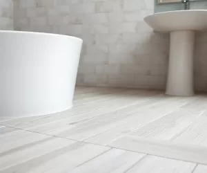 Czy na płytki w łazience można położyć panele winylowe