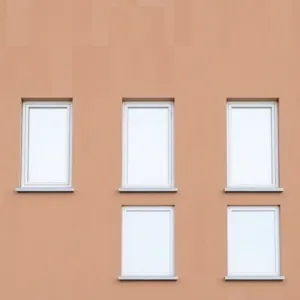 Czy odlicza się okna przy elewacji