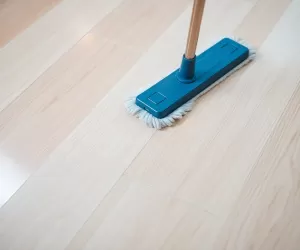 Czym myć panele winylowe