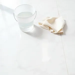 czym myć płytki podłogowe żeby nie było smug