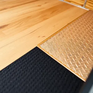 Czym zabezpieczyć podłogę w przyczepie