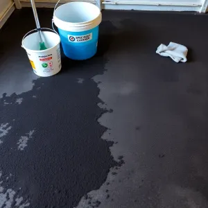 Czym zmyć sadzę z podłogi