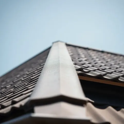 Dach spadzisty definicja