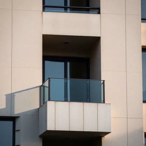 elewacja budynku a balkon