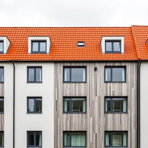 Elewacja do ceglastego dachu