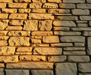Elewacja z kamienia łupanego