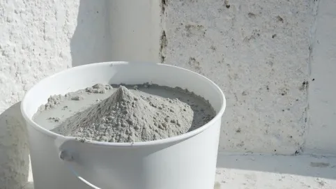 Gotowy tynk zewnętrzny w wiaderku