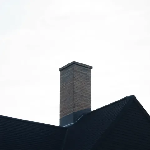 Ile powinien wystawać komin wentylacyjny ponad dach