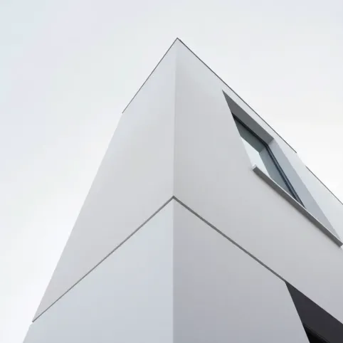 Ile wełny na elewacje