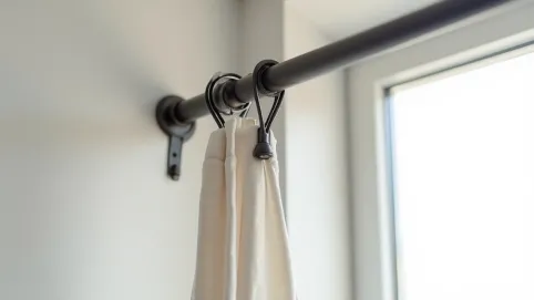 jak przymocować karnisz bez wiercenia