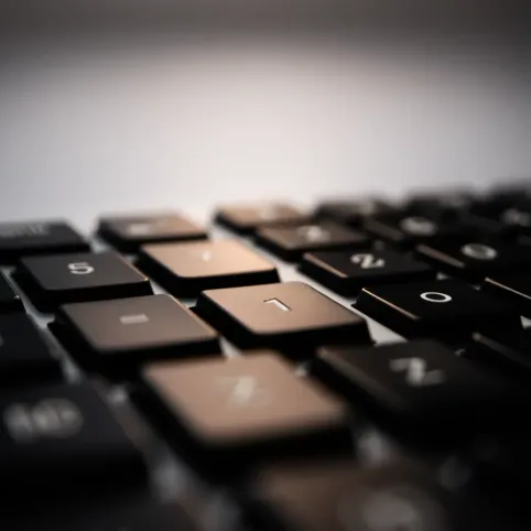 Jak zrobić znak podłogi na klawiaturze