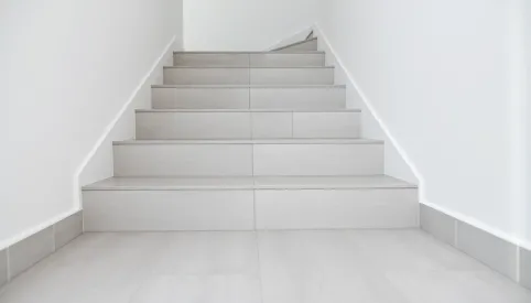 Jaki cokolik na schodach