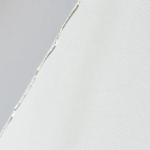 Malowanie kleju na elewacji zamiast tynku