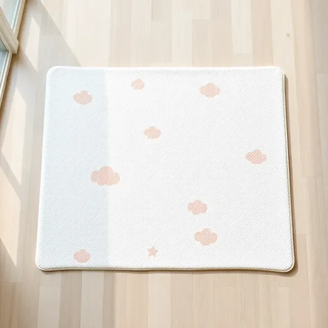 Mata na podłogę dla niemowlaka