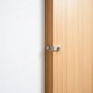 Montaż paneli ściennych na klamry