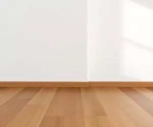 Panele bez listew przypodłogowych