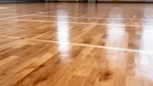 Podłoga sportowa drewniana - naturalne piękno dla aktywnych